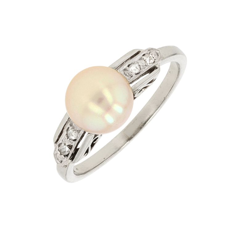 Bague vintage perle et roses de diamants or blanc 2.67g Comme neuf -  reconditionné disponible sur Gemme Les Bijoux